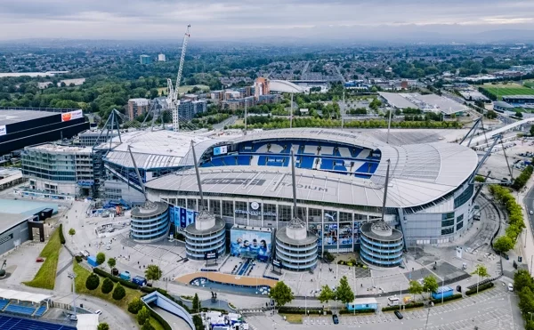 炸裂财报！曼城官宣2024-25收入6.941亿英镑：仍列历史第三，亏损990万也挡不住“超级扩建计划”