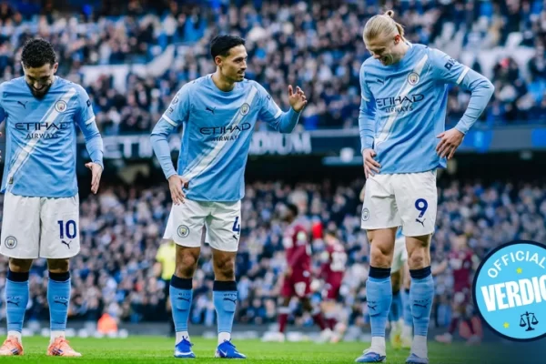 曼城凭借对西汉姆联的稳取胜利登顶